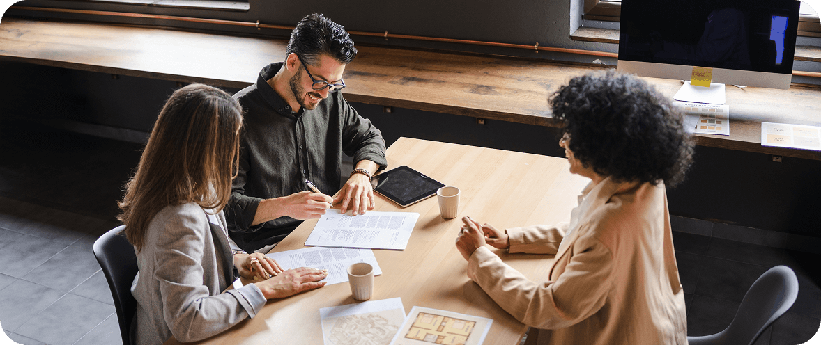 Collaborative work discussion in office